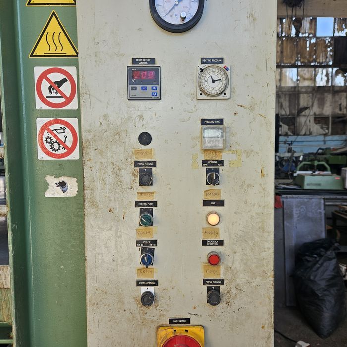 Топла преса за врати и фурнир с размери 2500мм. х 1300мм.