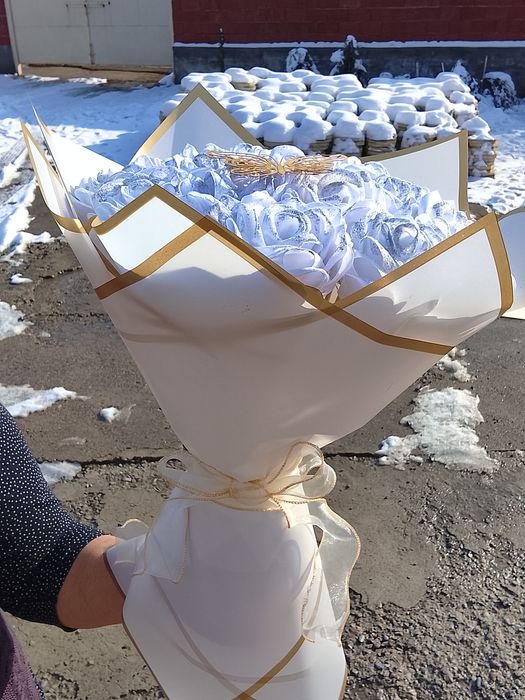 Цветы ручной изделия