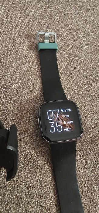 Smartwatch ceas fitbit versa 2 funcțional