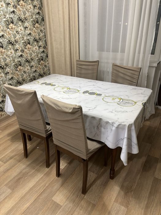 Стол и 6 стульев
