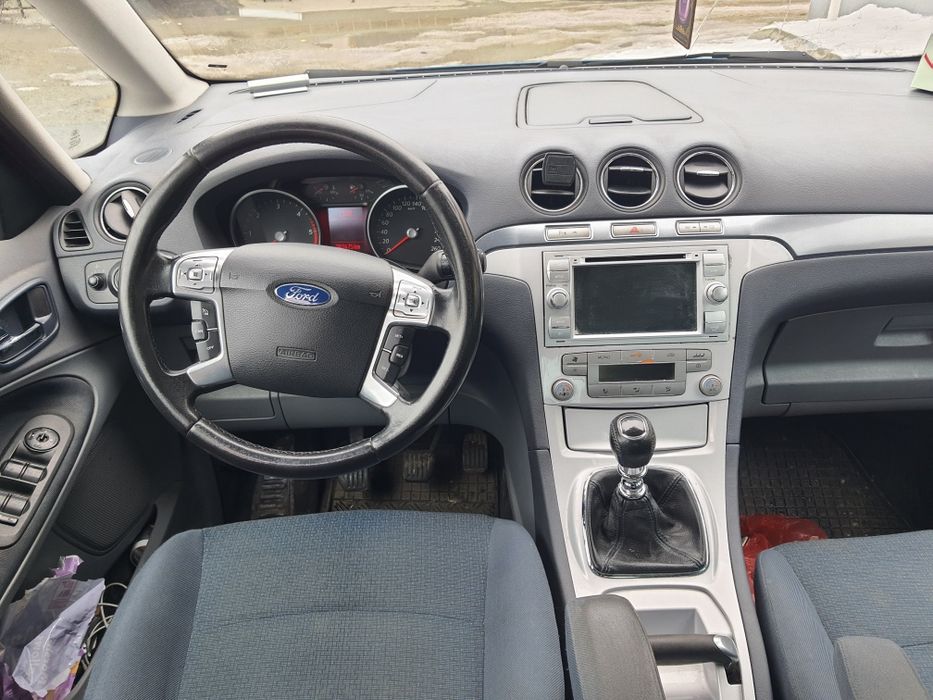 Vand sau Schimb Hyundai Tucson si Ford Galaxy