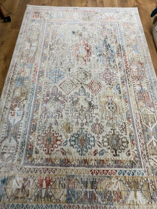 Ковер в хорошем состоянии