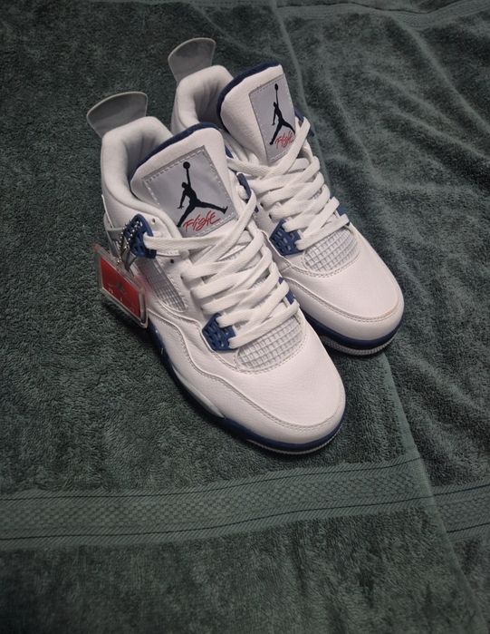 Air Jordan 4 Retro Military Blue