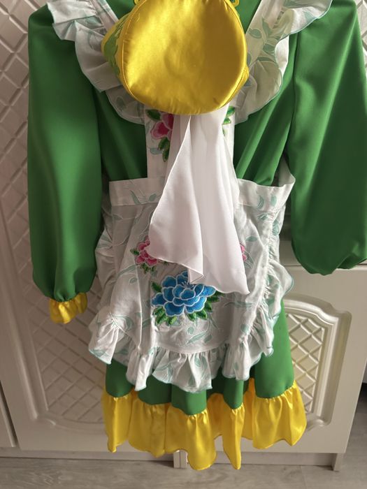 Плате татарское и для танцев.