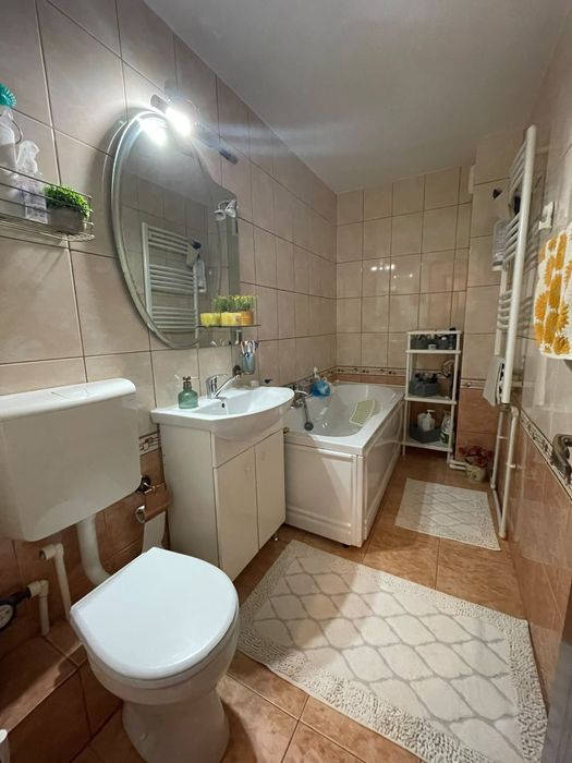 Apartament 3 camere de inchiriat