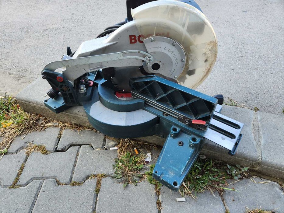 Потапящ циркуляр Bosch GCM 12