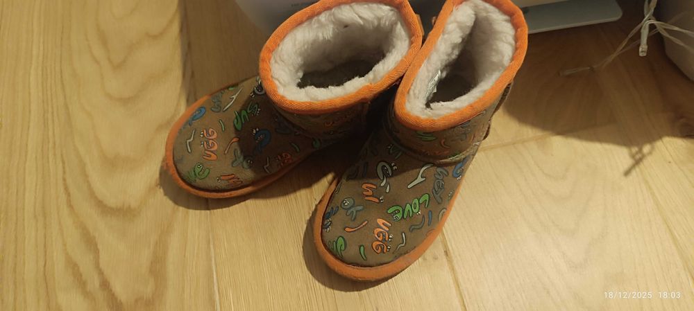 Vand cizmulite Ugg originale mar 28.5