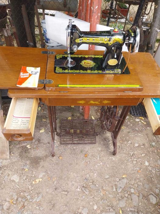 Работеща шевна машина