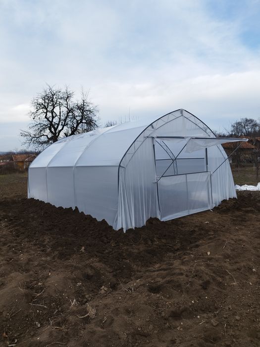 Оранжерии и парници Новикс 88