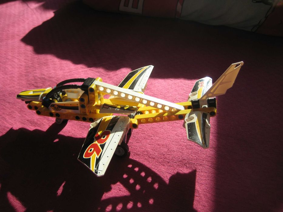 LEGO TECHNIC:реактивен самолет