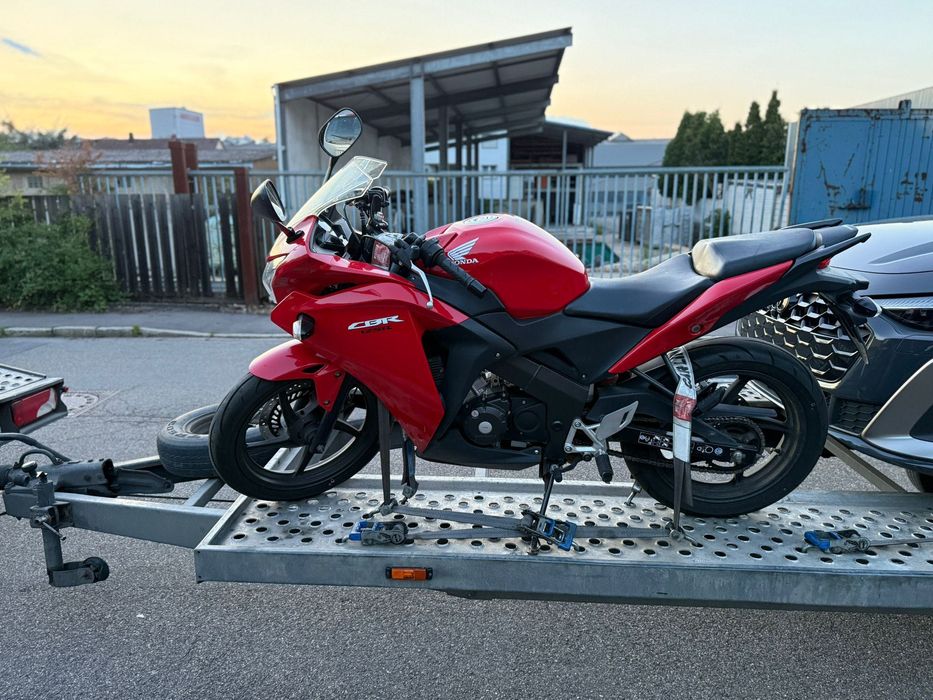 HONDA CB 125F 125R IMPECABILA Imp Germania! ( CBF 16 ani A1 CBR YZF )