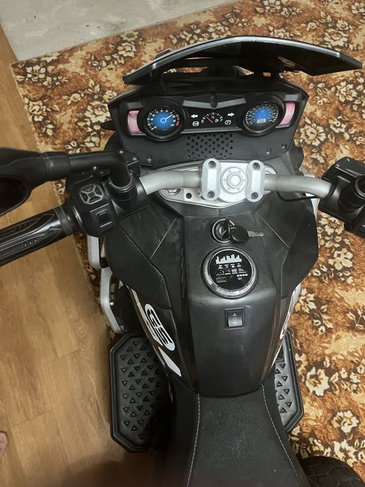Skuter satiladi 3 balonli