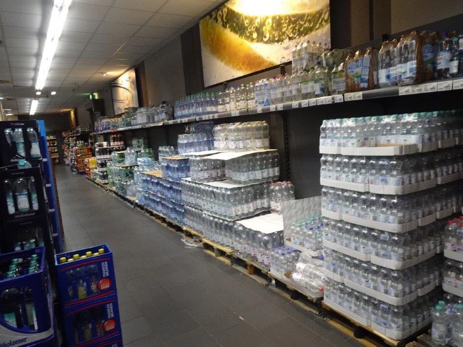 Крайстенни и островни стелажи за магазини