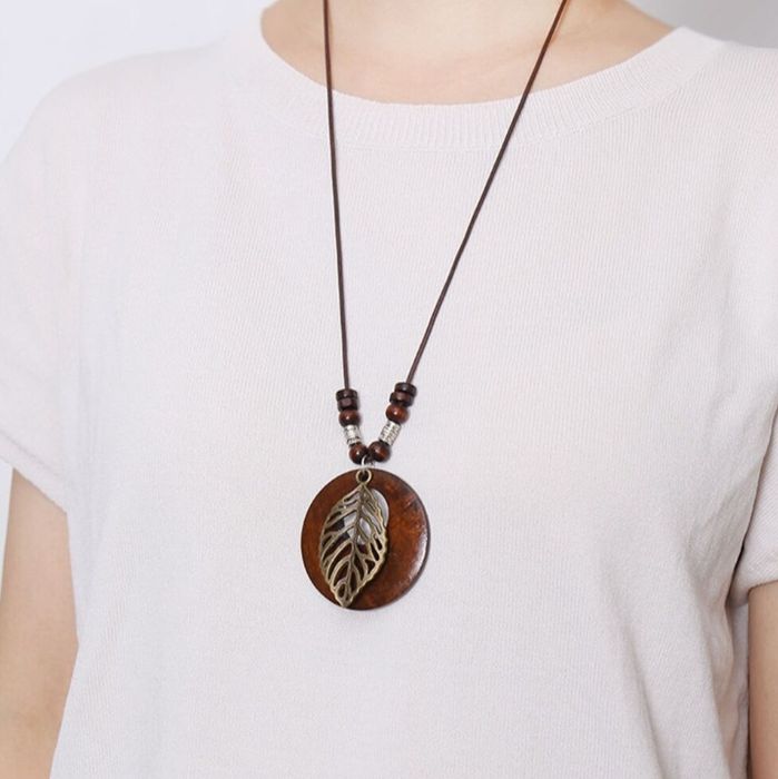 Продам подвески деревянные с фигурками