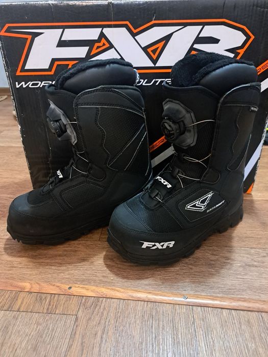 Обувь для снегохода