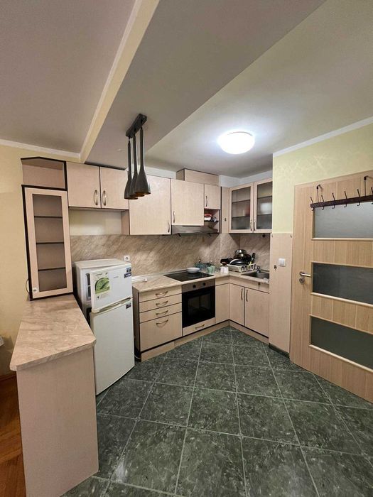 Дава се под наем Двустаен апартамент в София, Център - 75 кв.м за 600 € - Снимка #1