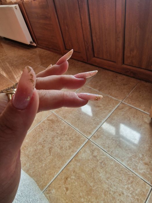 Unghii cu gel zona Balada