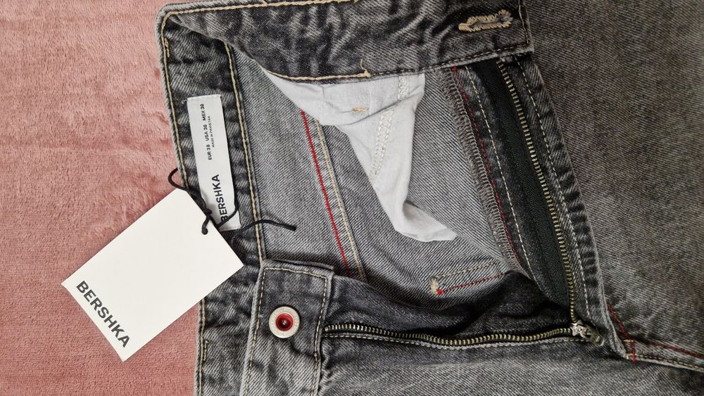 Blugi gri super baggy noi cu eticheta Bershka