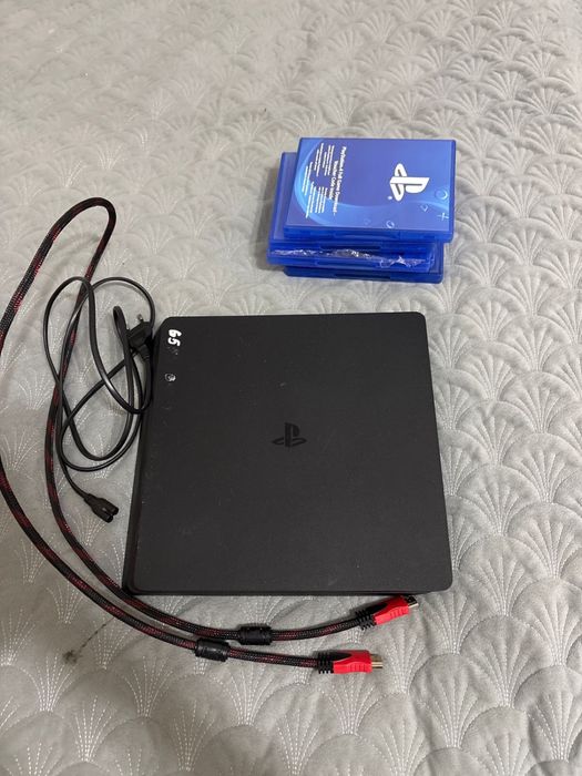 PS4 Slim 500GB + 6 игр