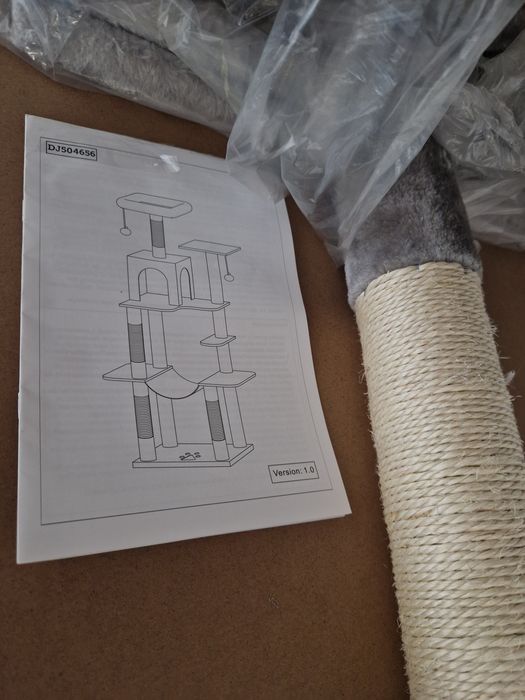 Loc de joacă pisici