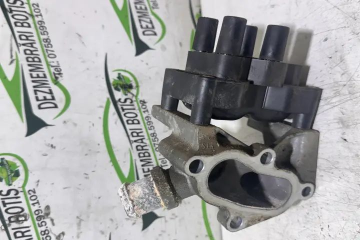Carcasa termostat Ford Focus 2002 1.6 MT (101 hp)
