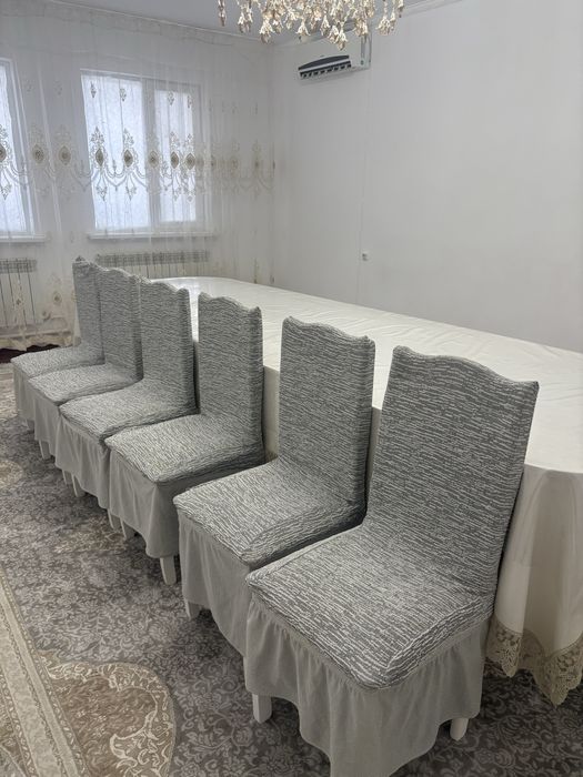 Продается стол со стульями. Стол сатылады үстелдерімен