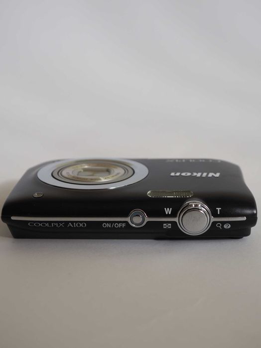 Nikon Coolpix A100 20mp x5 zoom компактен фотоапарат, нов, със зарядно