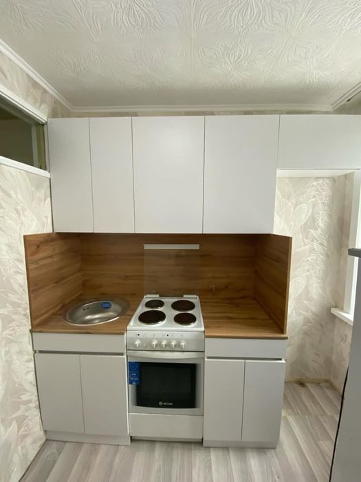 Кухонный гарнитур в наличии и на заказ