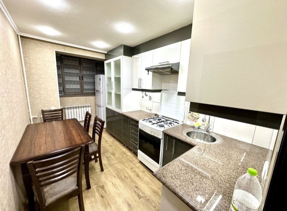 Moshena bozor yaqinida kvartira ijaraga beriladi Bezmakler