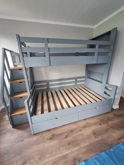 TRANSPORT GRATUIT.Pat supraetajat cu scara tip sertare.Cod 3539