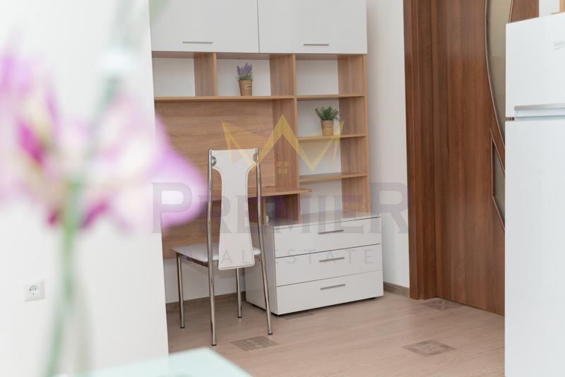 Дава се под наем Едностаен апартамент в Варна, Левски - 46 кв.м за 357 € - Снимка #3