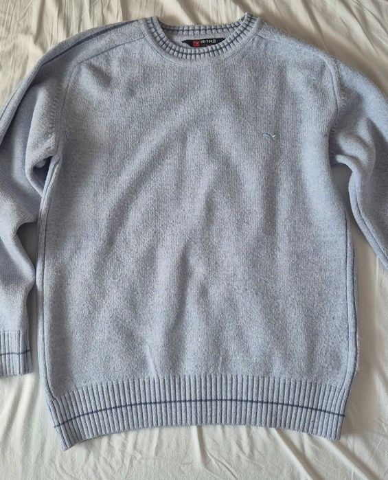 Светлосин пуловер - L размер