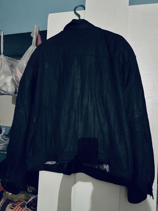 Продаю мужскую кожанную куртку 56 размера