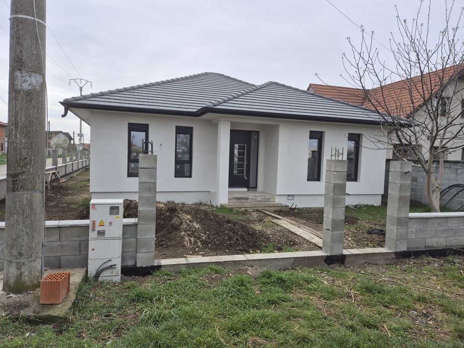 Casă de vânzare nouă