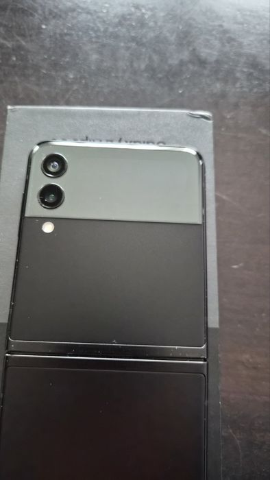 Samsung galaxy Z flip3 5G