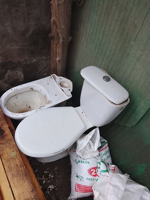 Продам унитазы б/у