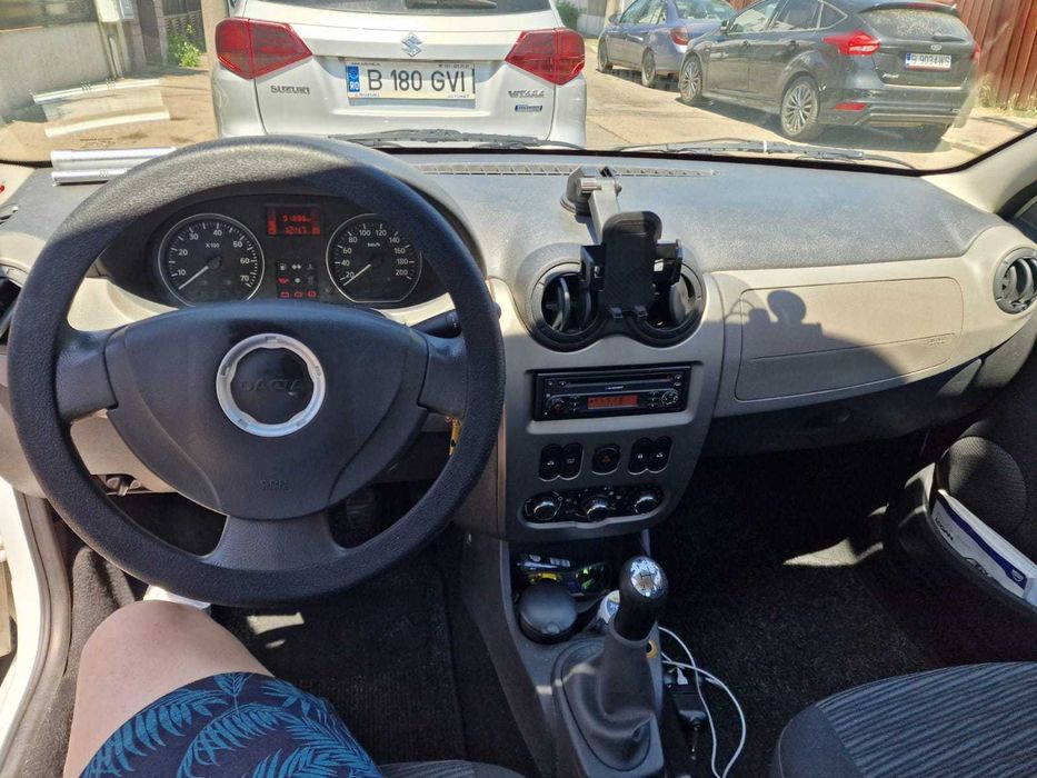 DACIA Logan 2011 — imagine 2