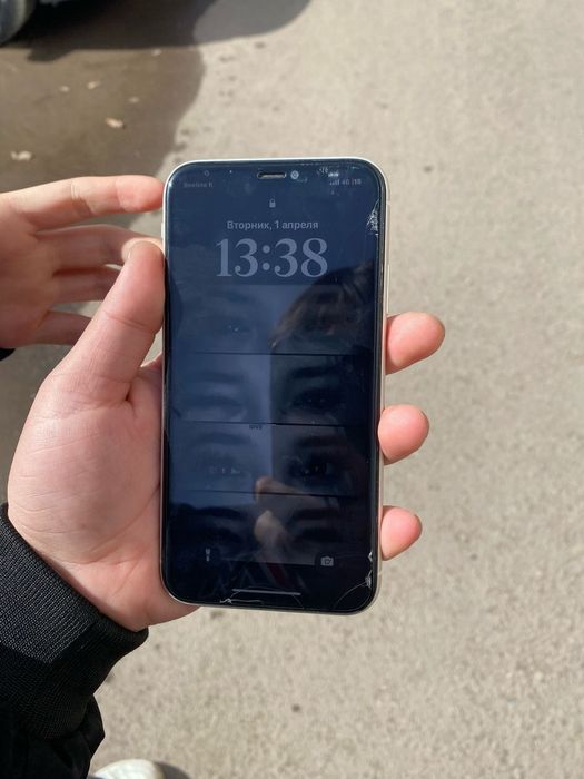 Обменяю айфон 11 на мотор