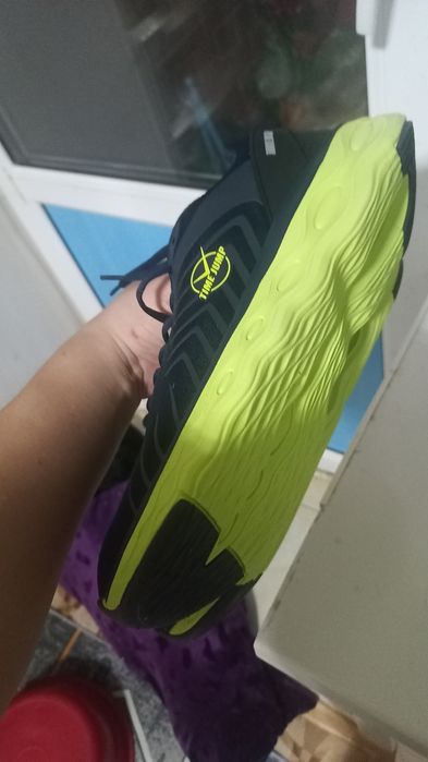 Продам Новые кросовки 42 р.