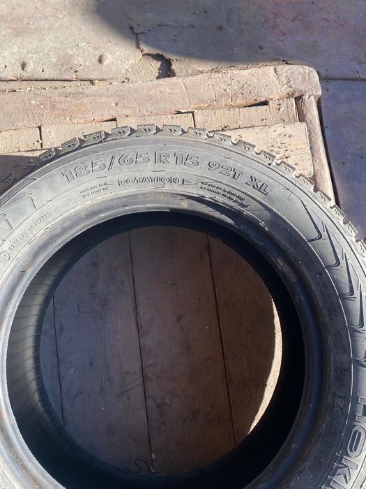 Продам пару зимних шин