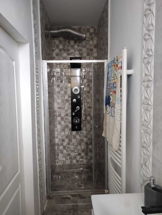 Vand apartament 2 camere Podgoria