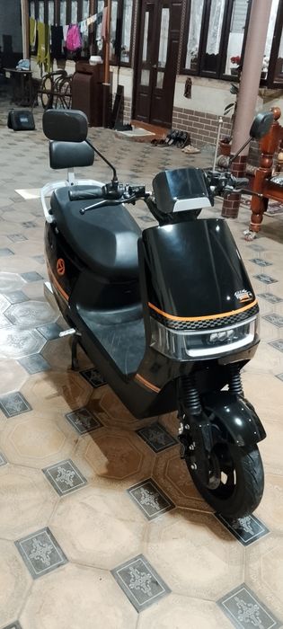 Skuter yangi 6ta 34 amperli akumlyatori bor uzoqroq yuradi
