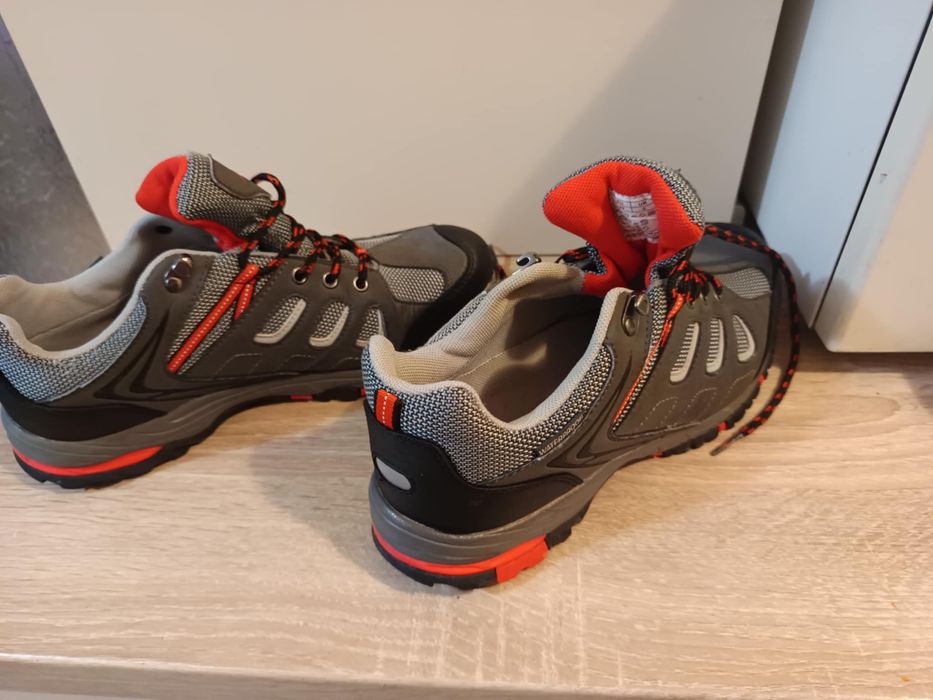 Дамски туристически обувки