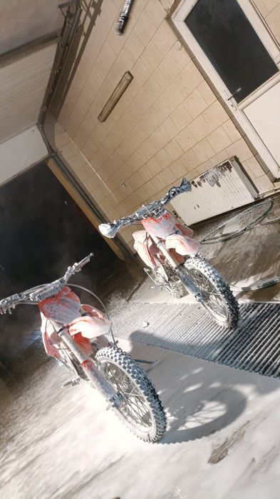 2 crosuri ultra un jrh  jrh are 15 ore de funcționare un ultra are 10 și celălalt 25  ultraurile au mici fisuri dar  sunt sudate foarte bine