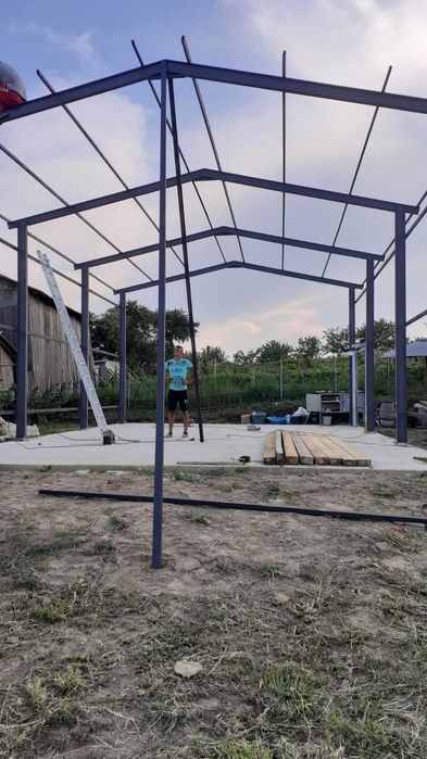 Hale metalicie diferite dimensiuni  la cerere clientului  fără avans