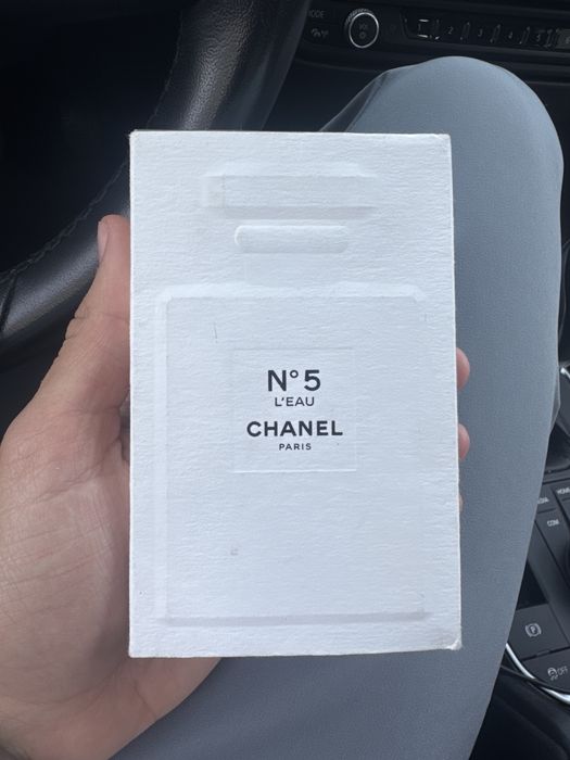 Nr.5 L’eau Chanel Paris