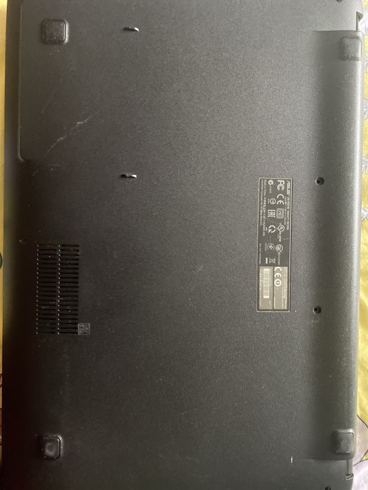 Продам нлутбук на запчати или на починку