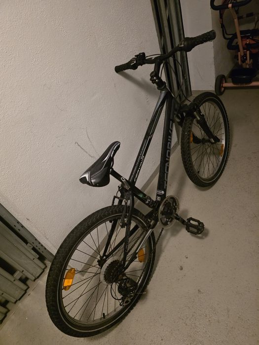Vand bicilete 3 de adulti 1 de copii