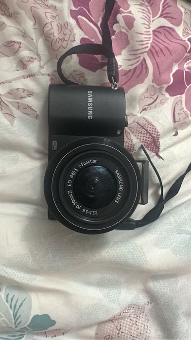 Samsung NX с китовым объективом