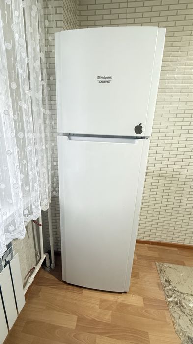 Холодильник ARISTON